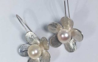 luciene-amador-pearl-flower-earrings